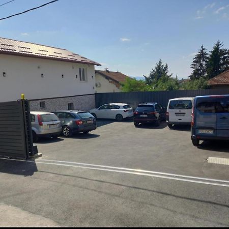 Apartments Natural And Bungalows 2 Σαράγεβο Εξωτερικό φωτογραφία