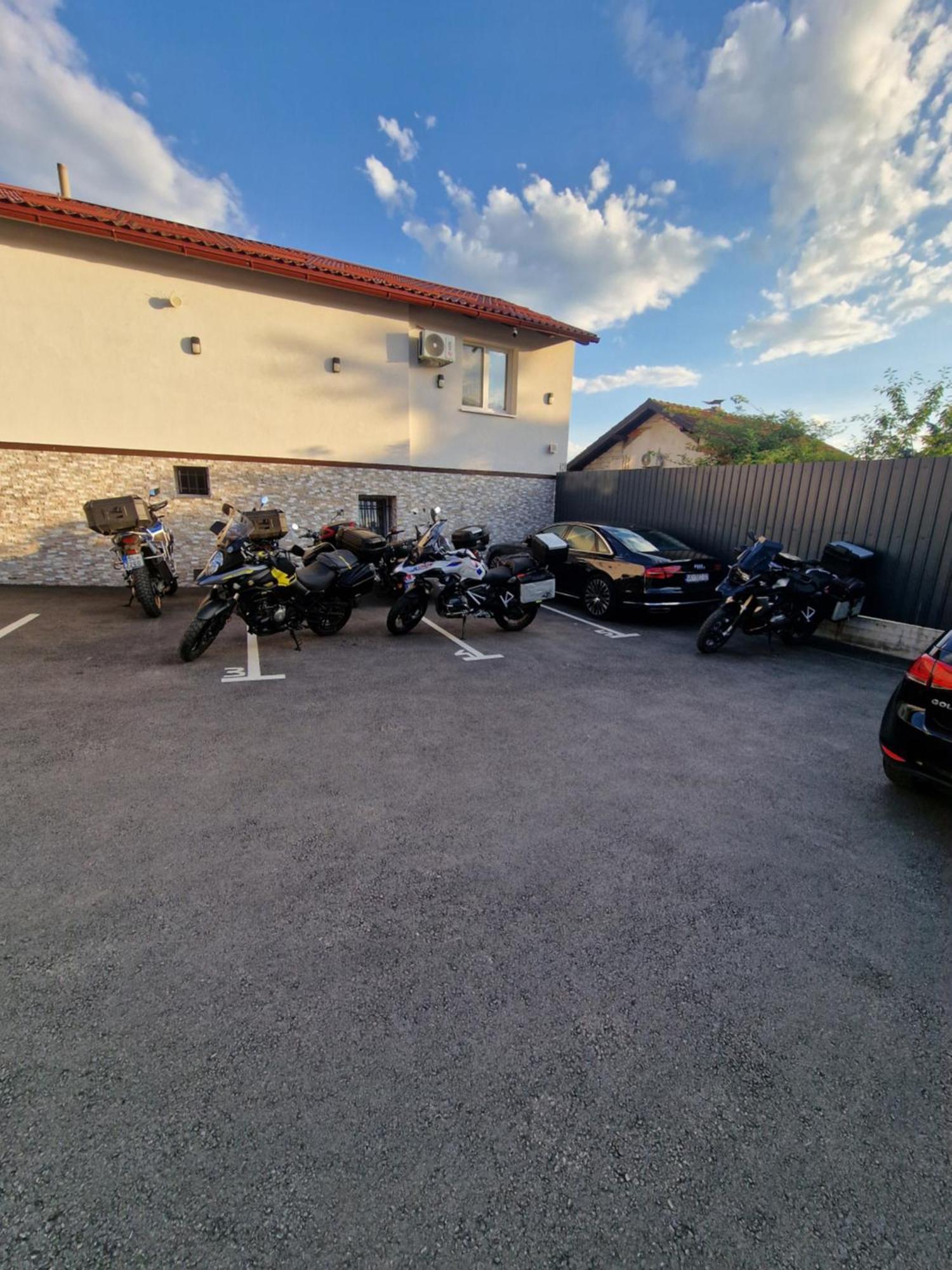 Apartments Natural And Bungalows 2 Σαράγεβο Εξωτερικό φωτογραφία